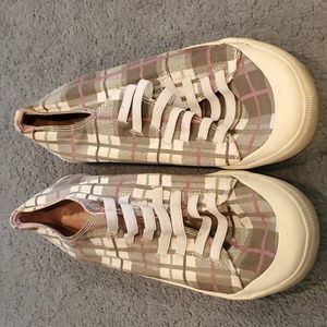 ❤️5/$15Woman's Airwalk Shoes size 10